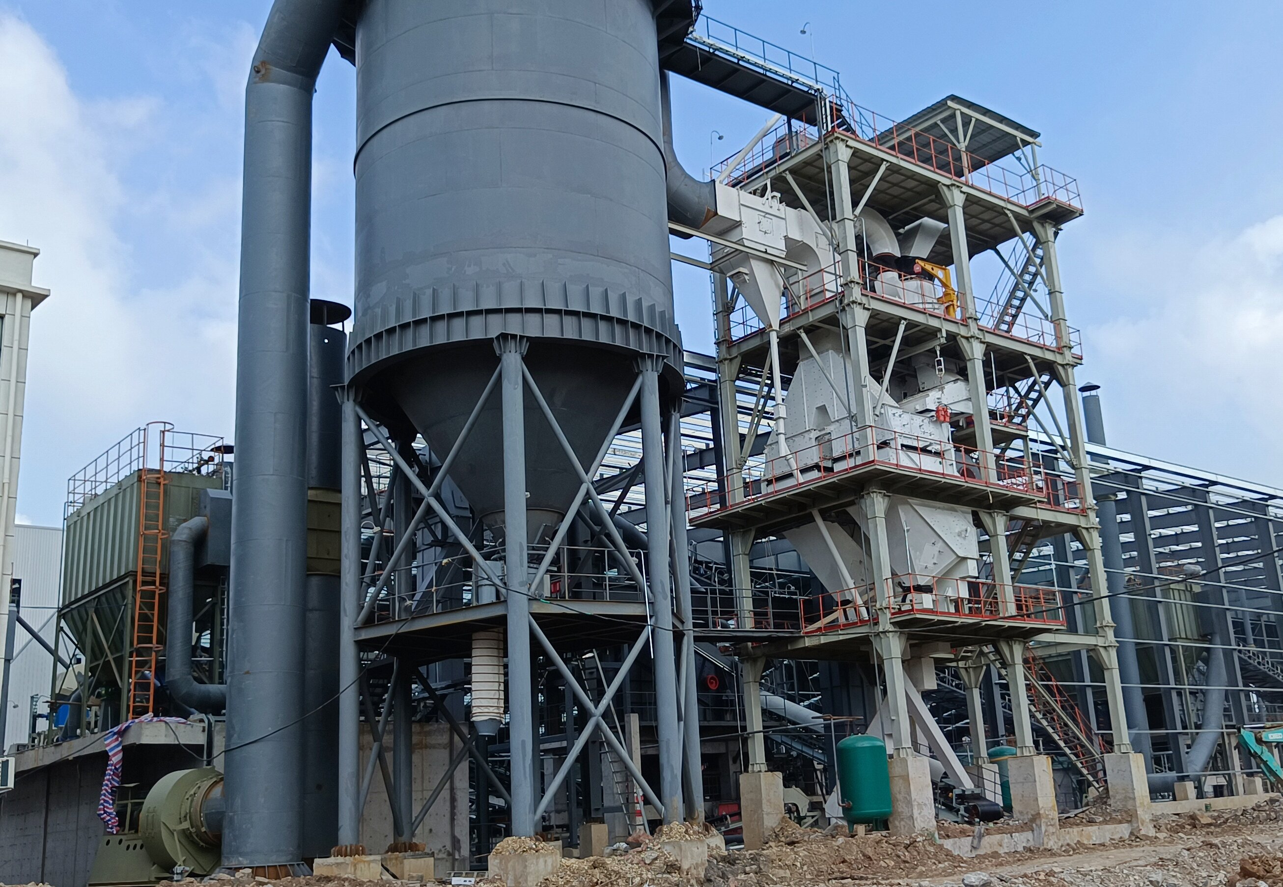 一文讀懂制砂樓：現(xiàn)代砂石生產(chǎn)的 “智能王牌”，環(huán)保高產(chǎn)雙在線！